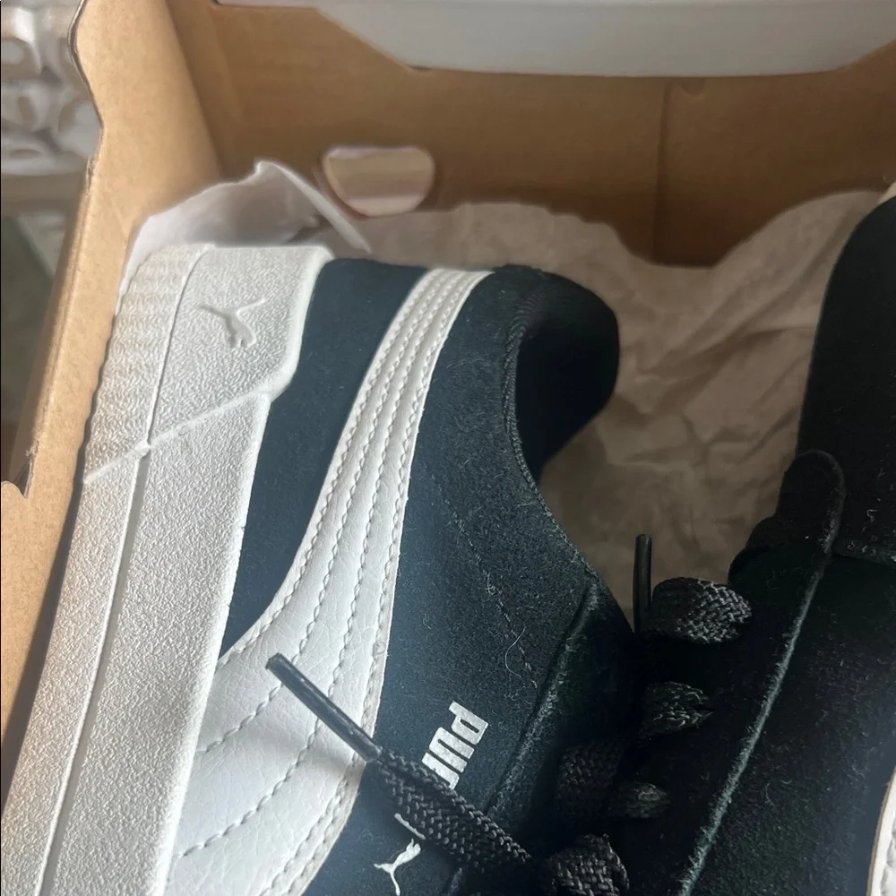 Puma carina women’s  Black and White Sneakers size 7 1/2 - Picture 9 of 14
